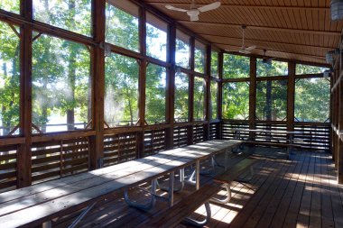 Piknik Masası 124te gösterildi; Ormandaki Yemekhane