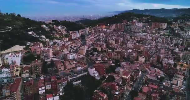 วิดีโอโดรนทางอากาศของบาร์เซโลนาถนนสเปนและอาคาร พาโนรามา ซิตี้สเคป — วีดีโอสต็อก