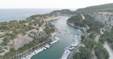 Sujiton Akdeniz manzaralı Calanques Ulusal Parkı 'nın hava görüntüleri