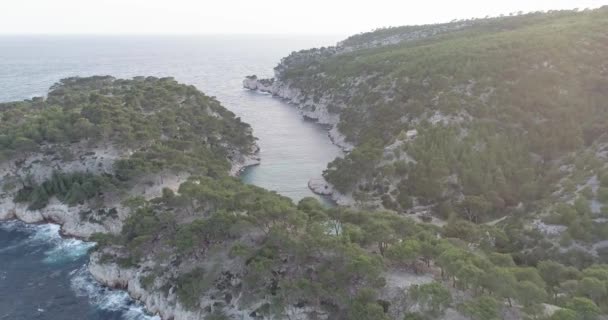 Aerial View of the Rocky Cliffs in France. Exploring a beautiful Destination. — Vídeos de Stock