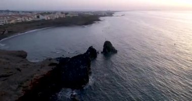 Sabah güneş doğarken Kaptan Dagde 'ın panoramik hava görüntüsü