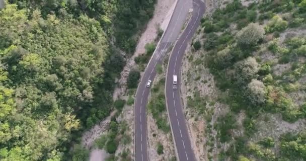 Odgórne Ujęcie Samochodów Jadących Zakręconą Drogą Wężach Francji Wysokiej Jakości — Wideo stockowe