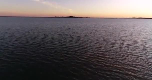 Панорама Морского Пространства Пейзаж Морской Голубой Воды Закат Оранжевого Цвета — стоковое видео