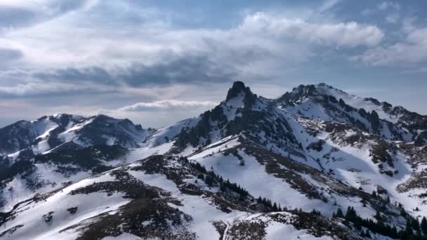Aerial Drone Footage Ciucas Mountain Summit Top Mountain Sunny Day — Vídeo de stock
