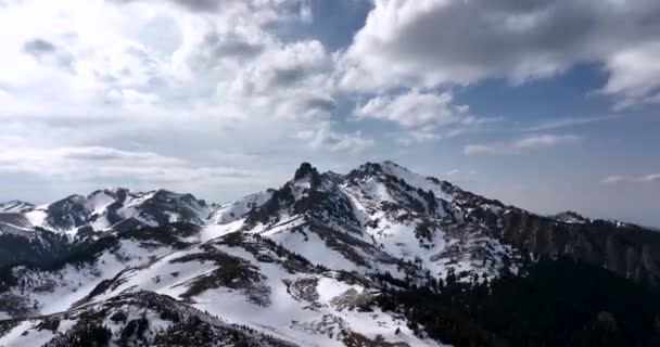 Aerial Drone Footage Ciucas Mountain Summit Top Mountain Sunny Day — Vídeo de stock