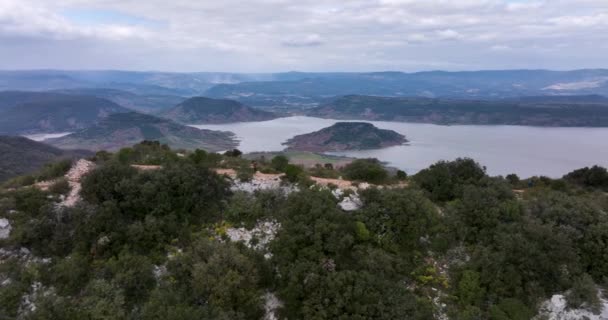 Aerial Panorama Lac Slagou Early Morning Windy Spring High Quality — Video