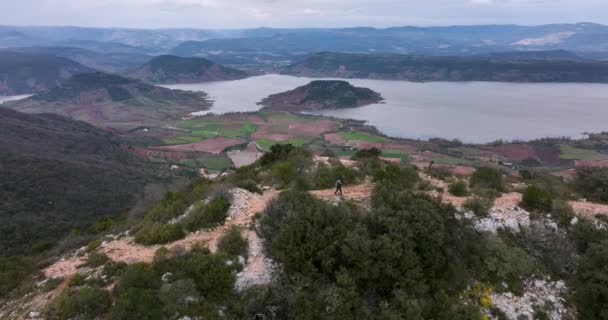 Aerial Panorama Lac Slagou Early Morning Windy Spring High Quality — ストック動画