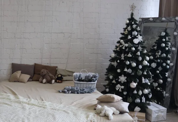 Odadaki Noel ağacı