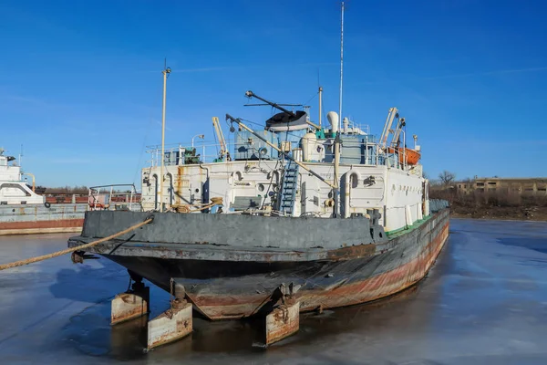 Cargo Transportation Old Cargo Ship Winter Layup Ships Mouth Volga — Stock Photo, Image