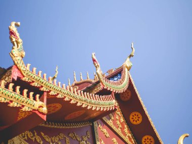 Tayland tapınaklarının atmosferinde 26 Şubat 2021 'de tapınağın adı Wat Pipat Mongkol, Thungsaliam, Sukhothai, Tayland.