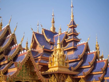 Tayland tapınaklarının atmosferinde 26 Şubat 2021 'de tapınağın adı Wat Pipat Mongkol, Thungsaliam, Sukhothai, Tayland.