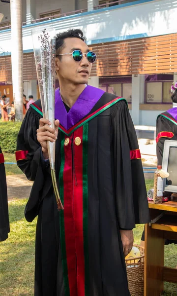 Laureato Indossava Abito Università Thailandia Laurea — Foto Stock