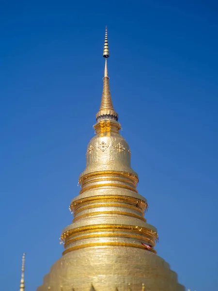 Die Pagode Tempel Namens Wat Phrathat Haripunchai Woramahawihan Der Stadt — Stockfoto