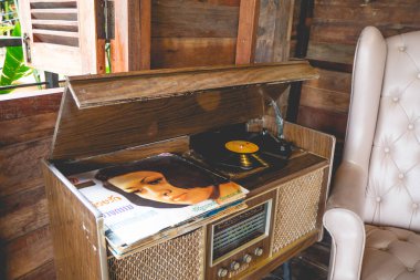 Khoakhor Petchaboon / Tayland - 14 Haziran 2020: ld audio and phonograph player in Thailand