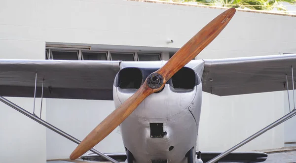 Передний Пропеллер Военного Самолета — стоковое фото