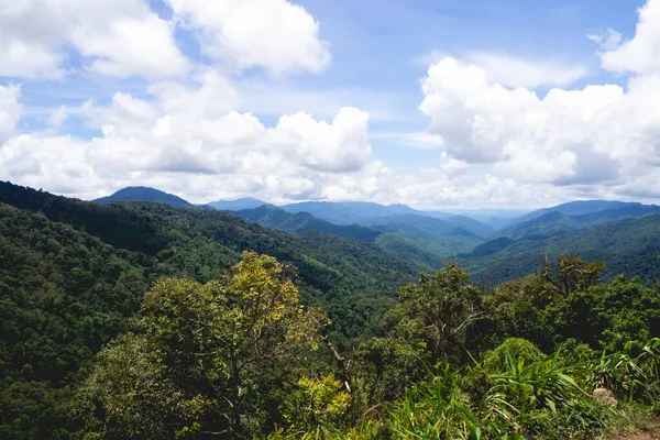 メーウォン国立公園またはチョン円 カンペンPhet州 タイの森と山 — ストック写真