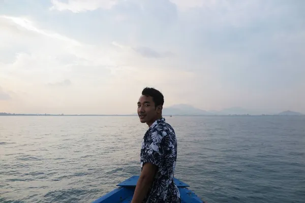 Man Boat Ocean — Stock Photo, Image