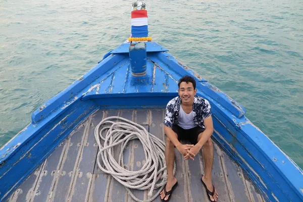 Homem Barco Oceano — Fotografia de Stock