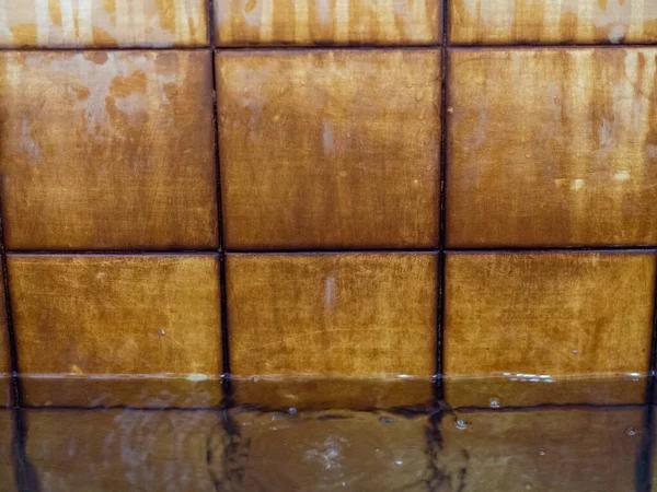 Старые Плитки Капли Воды — стоковое фото