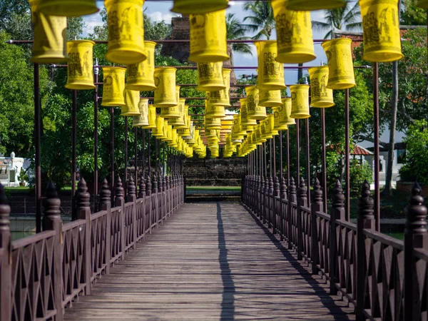 Wood Bridge Ancient Temple — 图库照片