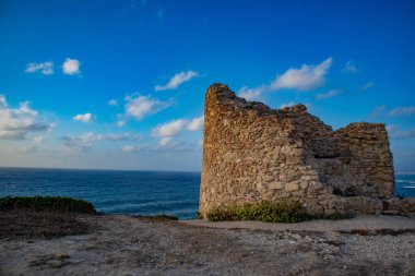 Mercekli gözlem kulesi, Sardunya