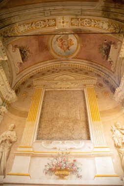 Chiesa abbandonata nelle montagne della citt metropolitana di Bologna, Emilia Romagna