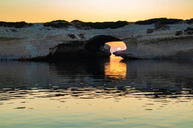 Tramonto sull'arco di S'Archittu, comune di Cuglieri, provincia di Oristano, Sardegna