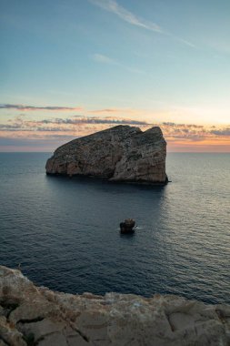 Tramonto sul kısrağı e Isola di Foradada visti da Capo Caccia, comune di Alghero, citt metropolitana di Sassari, Sardegna