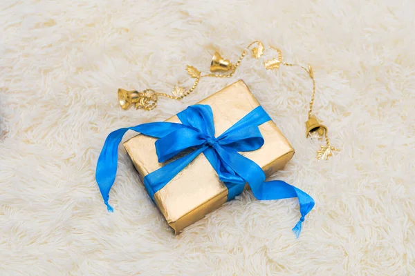 Hediye kutusu mutlu yıllar. 