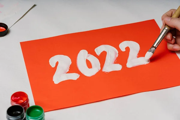 2022 ve mutlu yıllar kırmızı zemin