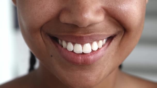 Close Glossy Lips Young Woman Spreading Beautiful Toothy Smile Health — Wideo stockowe