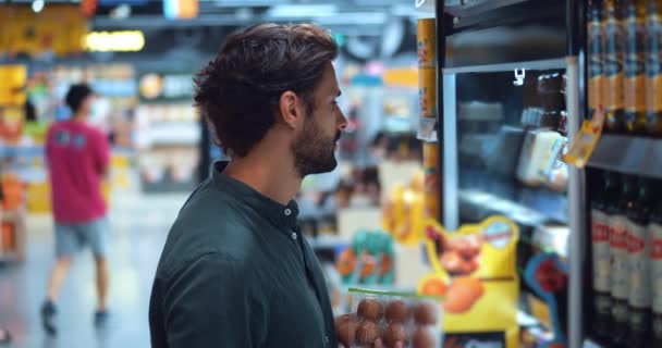 Sporty Msn Zakupy Supermarkecie Dokonywanie Zakupów Zakup Żywności Dziale Spożywczym — Wideo stockowe