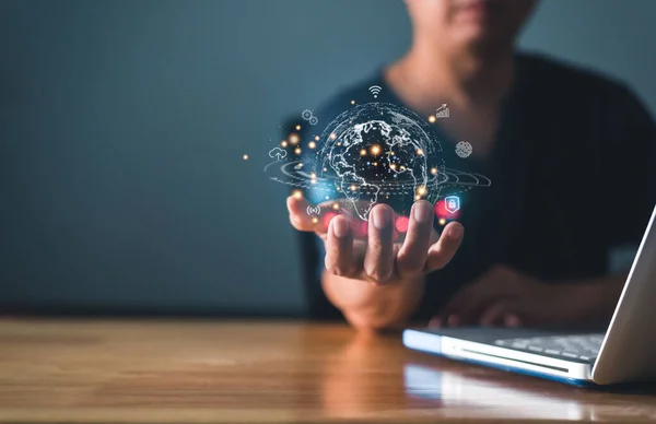 Joven Mano Sosteniendo Metaverso Virtual Conexión Internet Global Tecnología Global —  Fotos de Stock