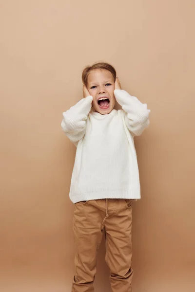 Klein meisje kinderen stijl emoties leuk Lifestyle onveranderd — Stockfoto