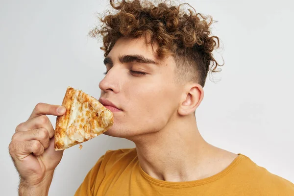 특출난 남자 피자 스낵 패스트 푸드 라이프 스타일 변경없음 — 스톡 사진