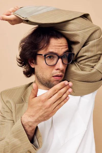 Attractive man with glasses emotions gesture hands posing Lifestyle unaltered — Stock fotografie