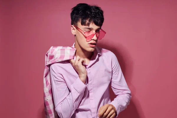 Photo of romantic young boyfriend pink shirt and glasses jacket fashion elegant style Lifestyle unaltered — Stock fotografie