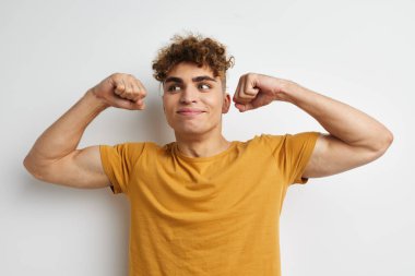 Çekici erkek modası gündelik kıyafet modern yaşam tarzı değiştirilmemiş