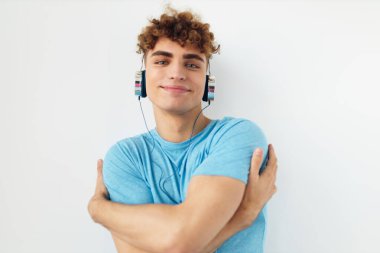 Çekici erkek müzik teknolojisi eğlencesi değişmedi.