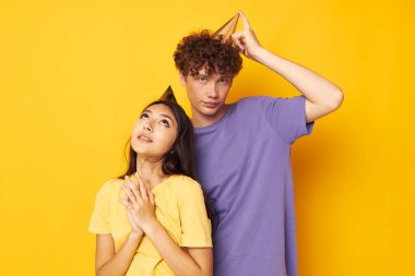 Sevgililer günü arkadaşlığı kucaklıyor.