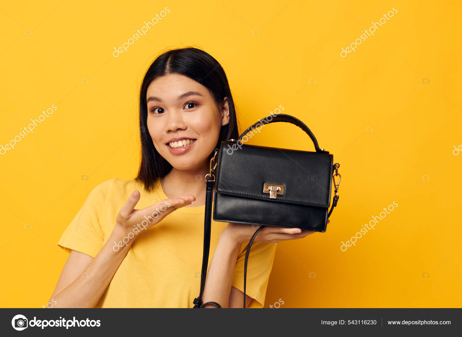 Women Black Premium Quality Snapshot Bag