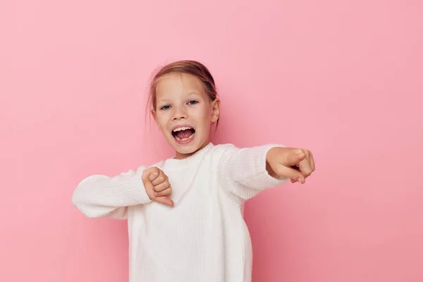 Mooi jong meisje gebaar handen emoties grimas lifestyle onveranderd — Stockfoto