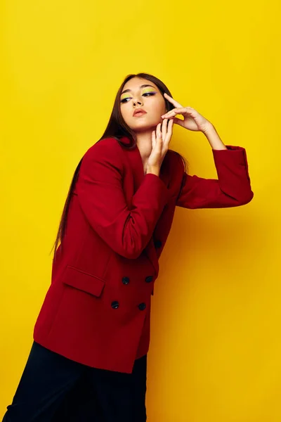 Young woman fashion jacket posing isolated background unaltered — Stockfoto