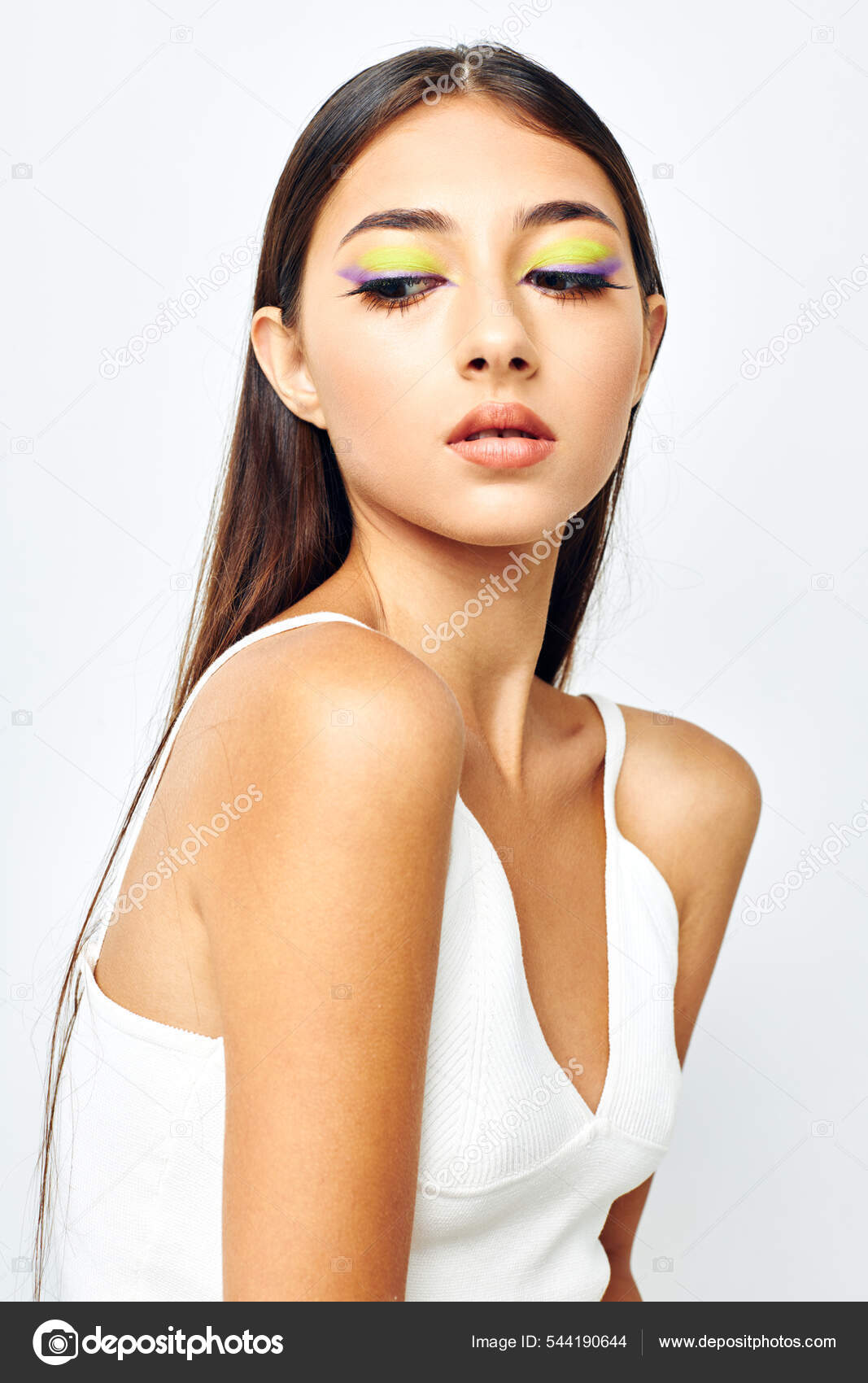 Молодая Женщина Привлекательный Вид Моды Позировать Студийную.