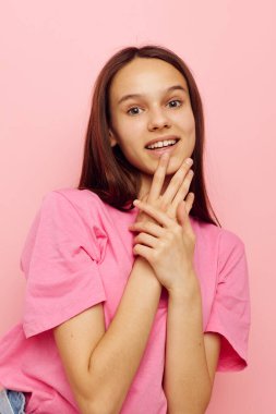 pozitif kadın yaz stili çekici görünüyor izole edilmiş arka plan