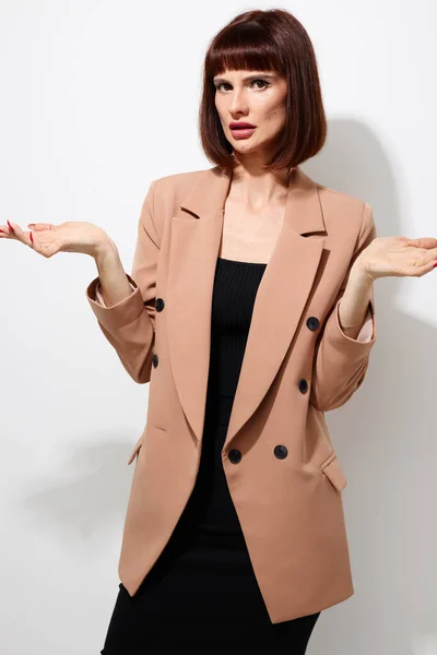 Attractive woman short haired suit gesturing with hands Lifestyle unaltered — Stockfoto