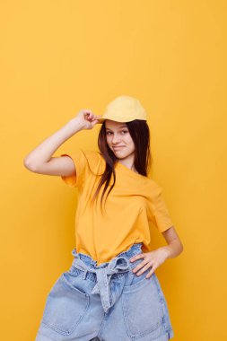 Çekici kadın gençlik tarzı gündelik kıyafet yaşam tarzı değiştirilmemiş