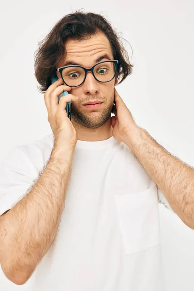 Cheerful man telephone communication hand gesture isolated background — Fotografia de Stock