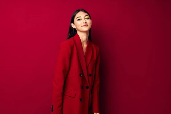 Güzel esmer çekici görünüş çekici kozmetik moda stüdyo modeli değişmemiş.
