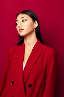 Genç bir kadın çekici görünüyor. Kozmetik Moda Moda Moda Modeli değiştirilmemiş.